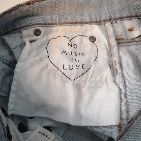 Garage Denim Stretch Ladies Size 9 Light Wash Distressed Jean Shorts - Picture 9 of 11